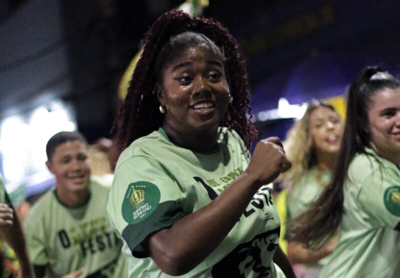 Império Serrano inicia ensaios de rua rumo ao Carnaval 2026 nesta terça (18)