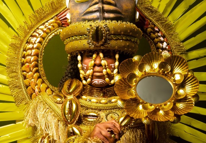 Império Serrano apresenta primeira fantasia do Carnaval 2026 em homenagem à Conceição Evaristo