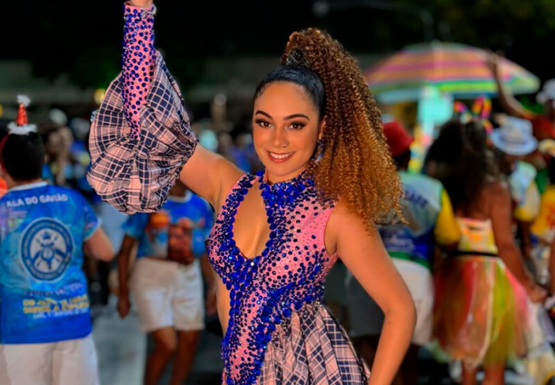 Musa da Acadêmicos de Niterói, Karinne Rodrigues vive final de semana intenso com a escola no Rio e em São Paulo