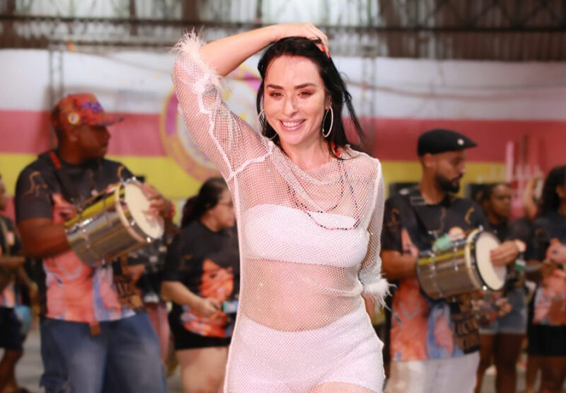 Luciana Picorelli encanta no primeiro ensaio do ano da União do Parque Acari