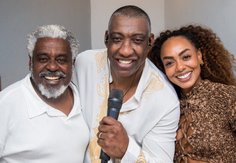 Feijoada do Rival: Dandara Mariana, Romeu Evaristo e Ito Melodia em noite de samba