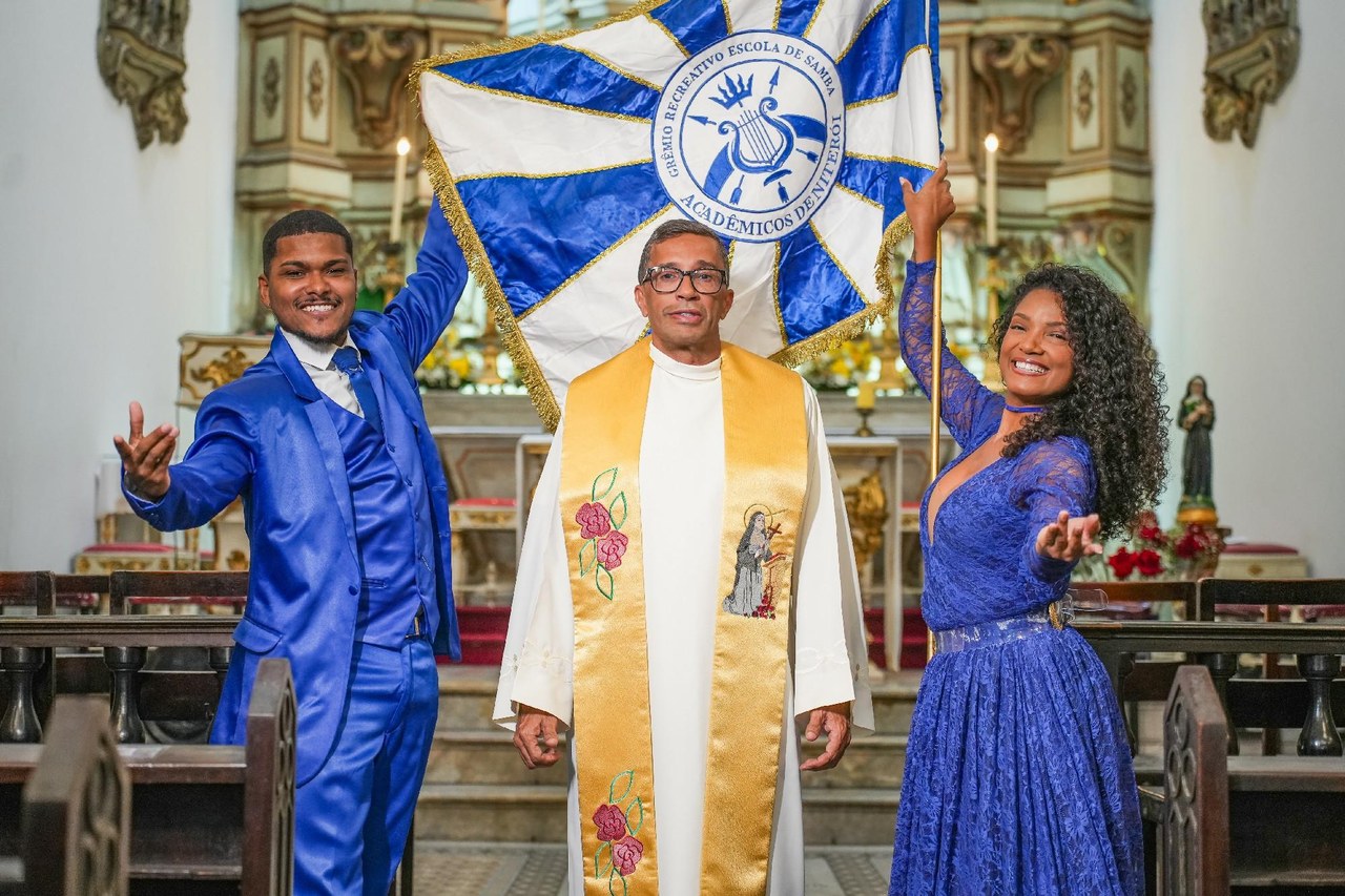 Acadêmicos de Niterói leva Santa Rita de Cássia para a Sapucaí em 2027