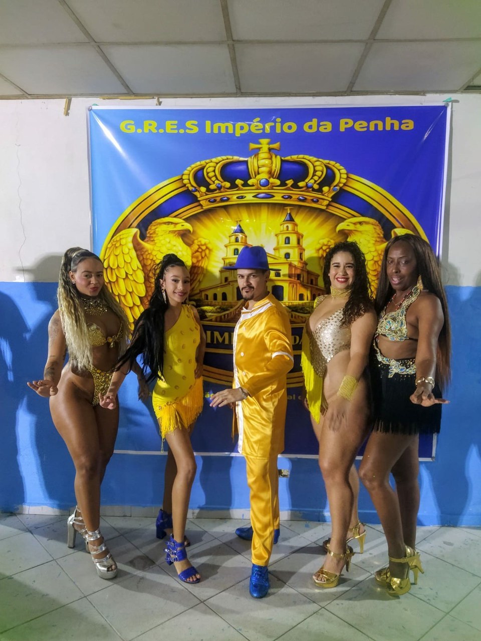 Império da Penha apresenta sambas concorrentes e coroa nova rainha de bateria neste sábado, 15