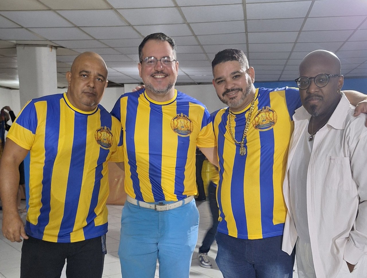 Império da Penha apresenta sambas concorrentes e coroa nova rainha de bateria neste sábado, 15