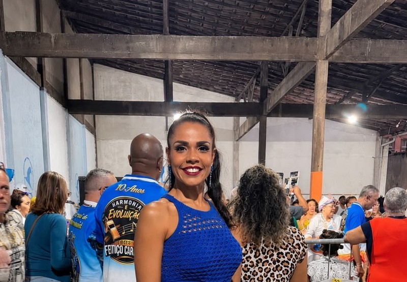 Nathalia Brito vive domingo de samba e prestigia coirmãs em preparação para o Carnaval 2027
