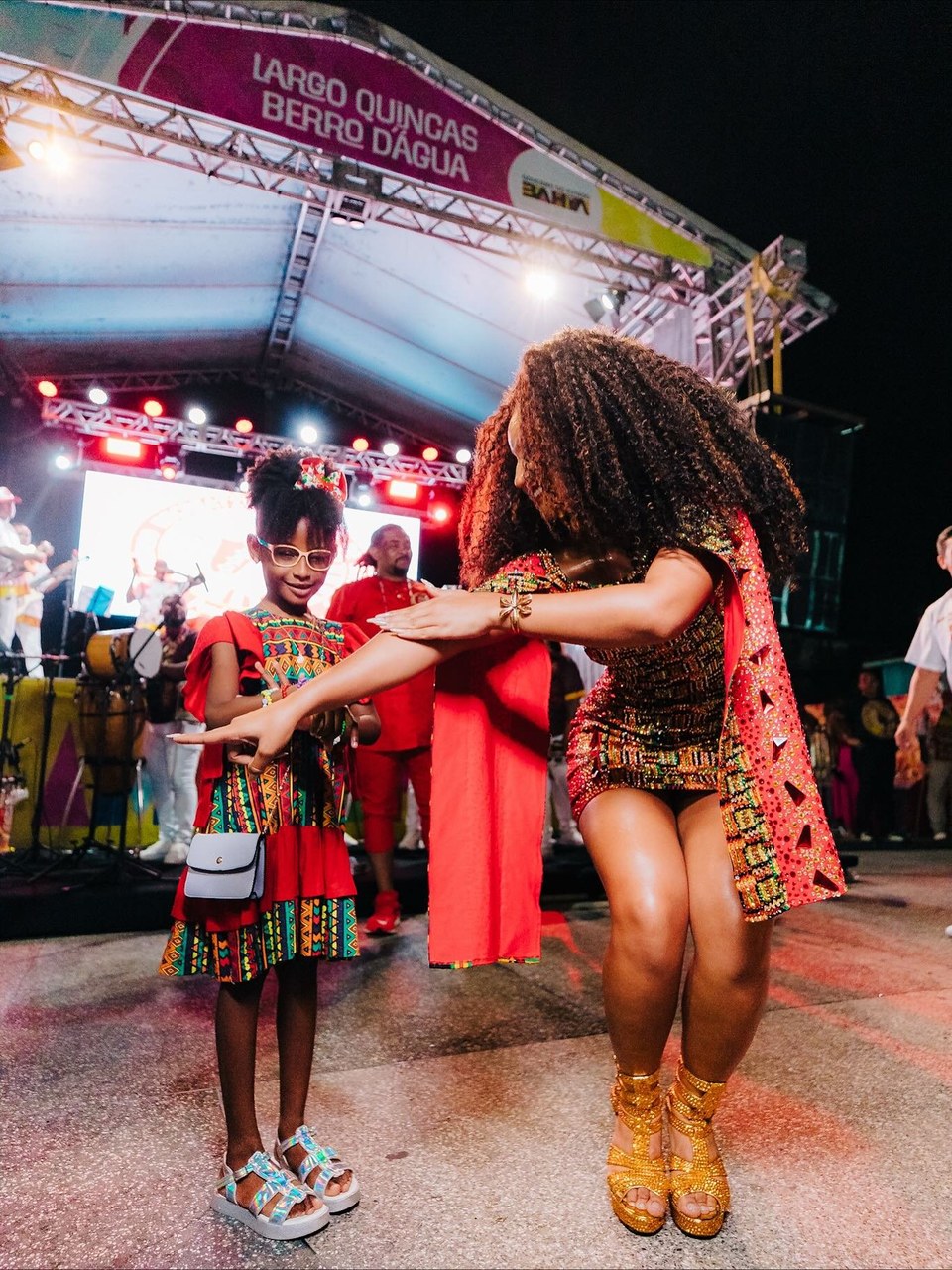 Rayane Dumont leva a história de Maricá para o Grupo Especial como rainha de bateria
