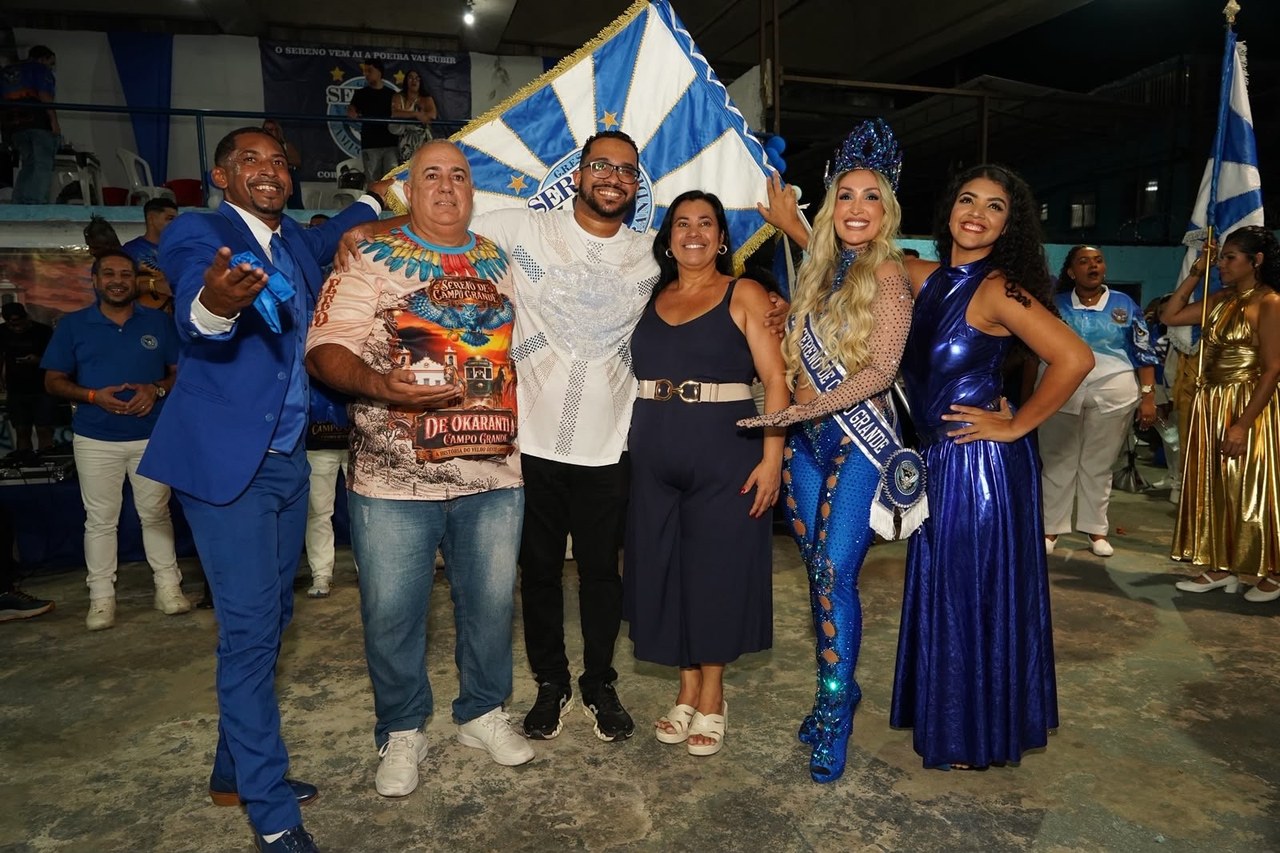 Rayara Amaral é coroada rainha da Sereno de Campo Grande e emociona ao relembrar história de vida com a escola