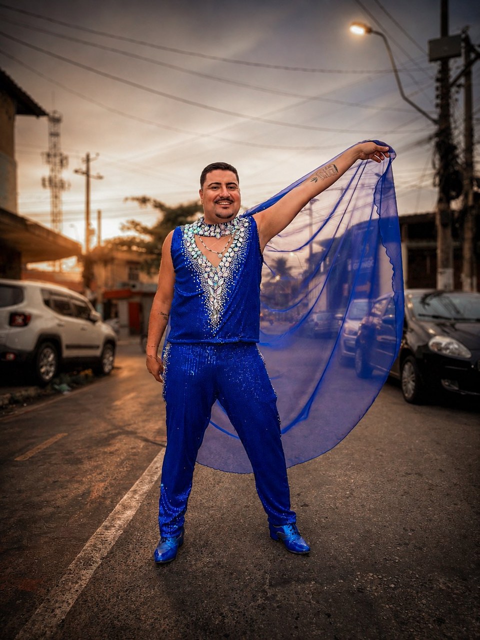Rodrigo Para-Assu é coroado muso da Unidos da Ponte em tarde de festa