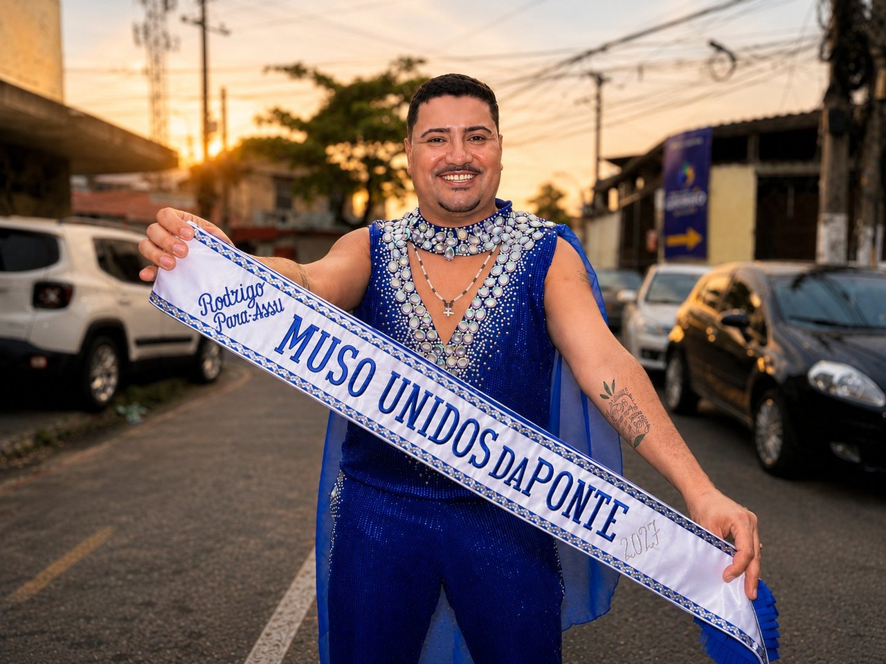 Rodrigo Para-Assu é coroado muso da Unidos da Ponte em tarde de festa