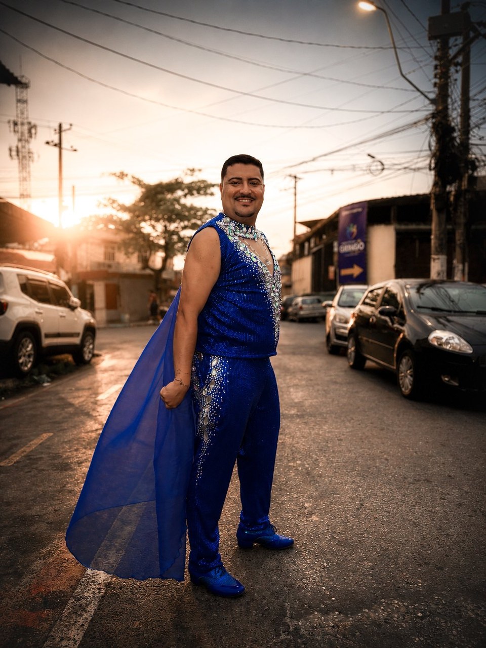 Rodrigo Para-Assu é coroado muso da Unidos da Ponte em tarde de festa
