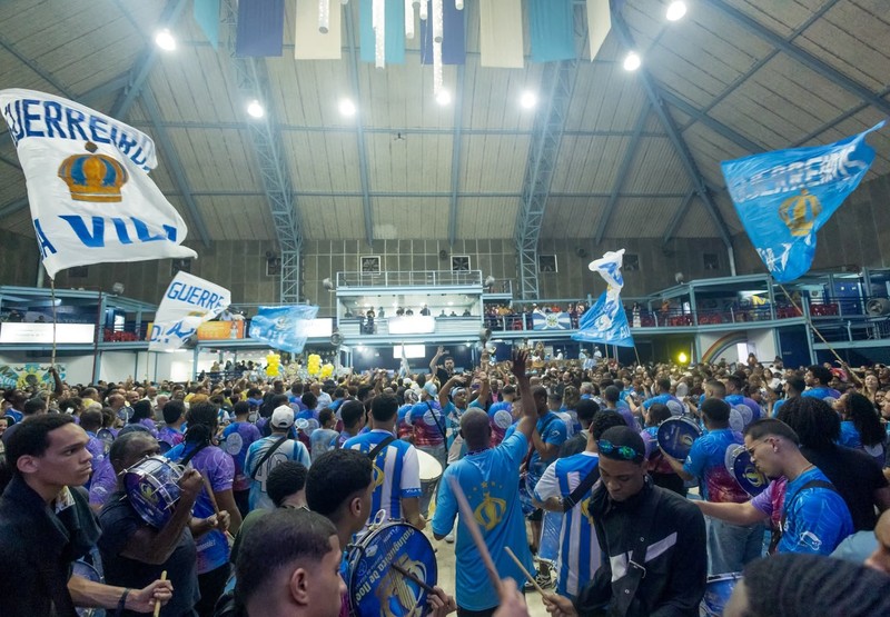 Vila Isabel abre disputa de 14 sambas para escolher o hino de 2027