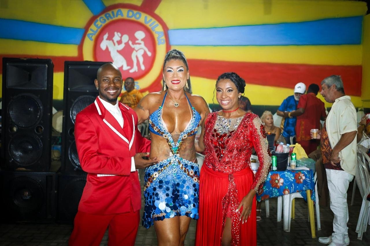 Alegria do Vilar apresenta a psicanalista Claudia Rodrigues como nova rainha