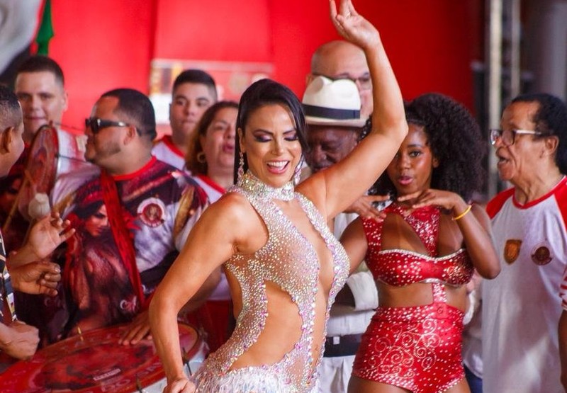 Alice Alves é madrinha de bateria da Nova Geração do Estácio: ‘É a semente que cuidamos’