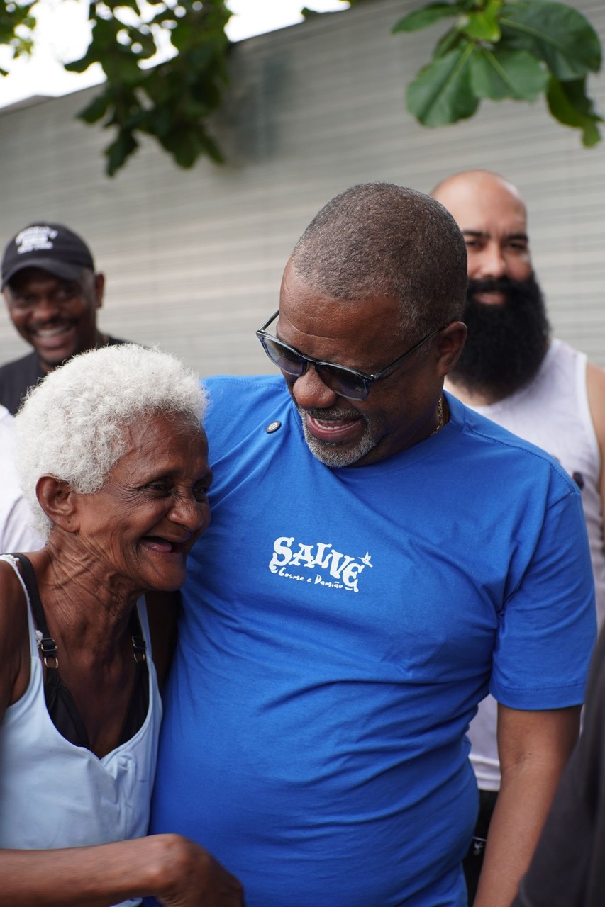 Beija-Flor leva solidariedade à Baixada com 3 mil cestas no dia de São Cosme e Damião