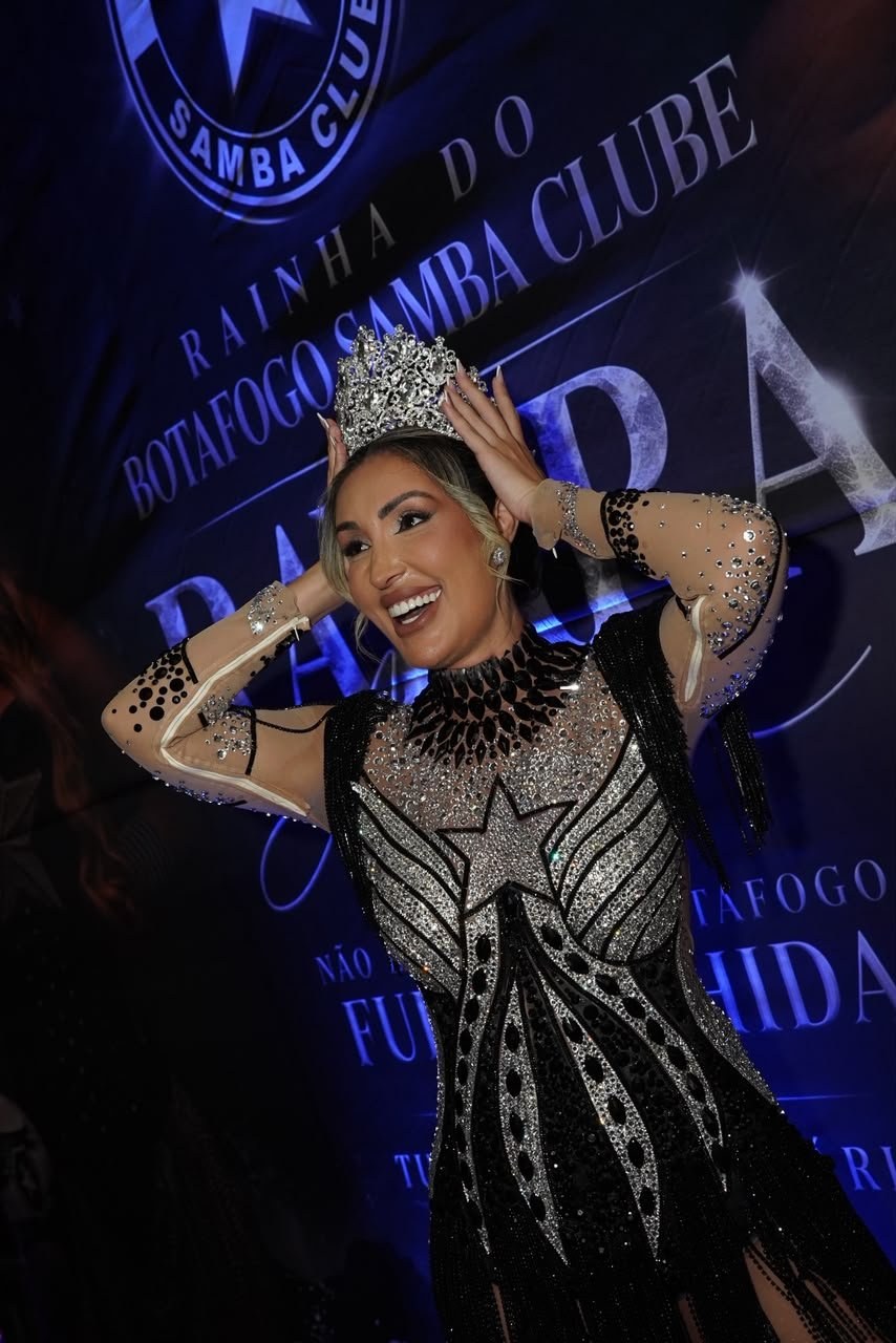 Botafogo Samba Clube coroa Rayara Amaral como rainha em tarde de feijoada