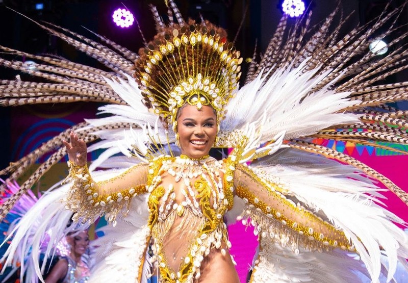 Carol Antunes toma conta das passistas do Novo Império no Carnaval 2027