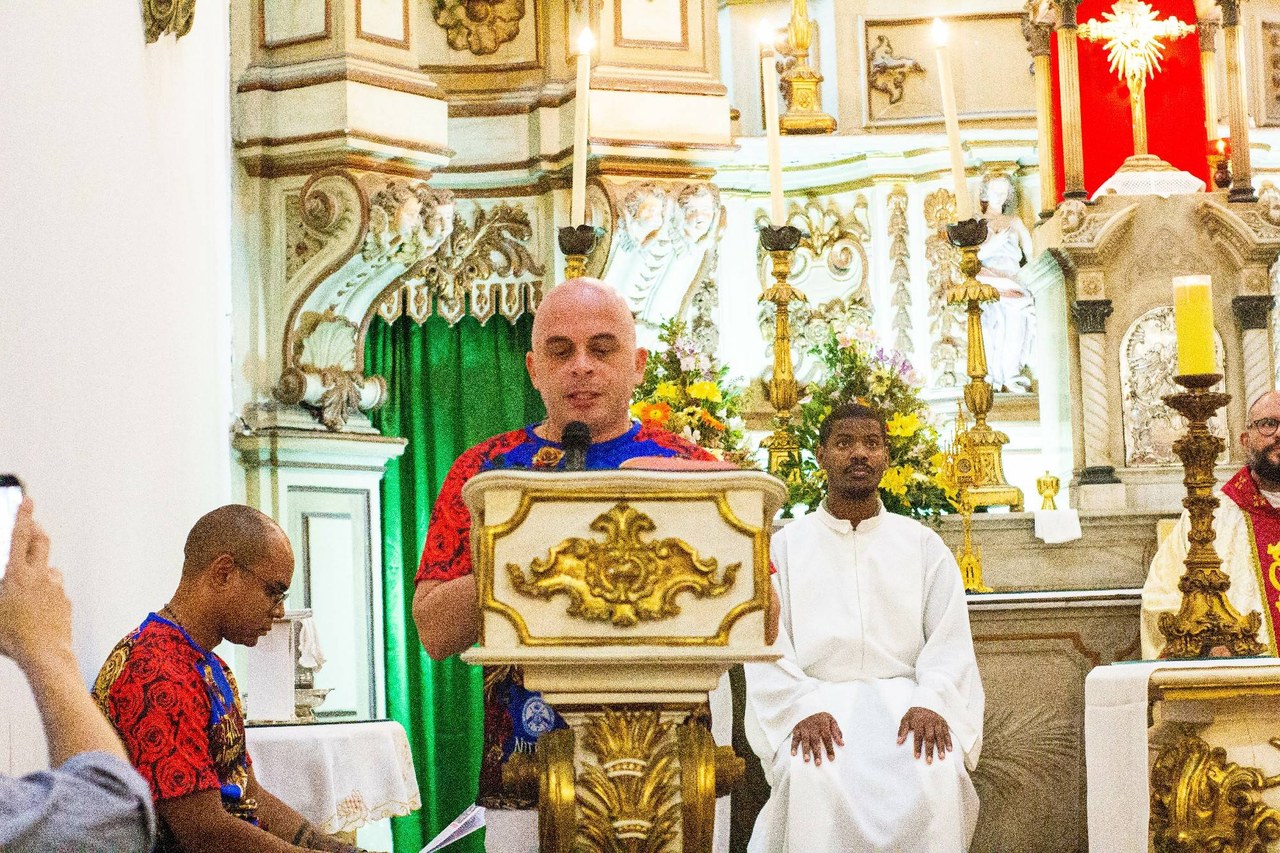 Fé na Sapucaí: Acadêmicos de Niterói recebe bênção no Santuário de Santa Rita