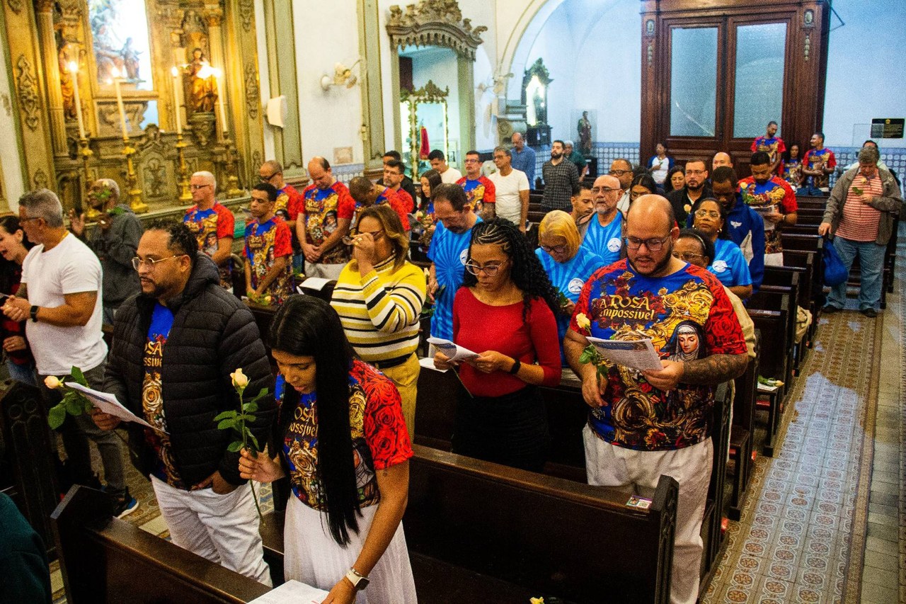 Fé na Sapucaí: Acadêmicos de Niterói recebe bênção no Santuário de Santa Rita