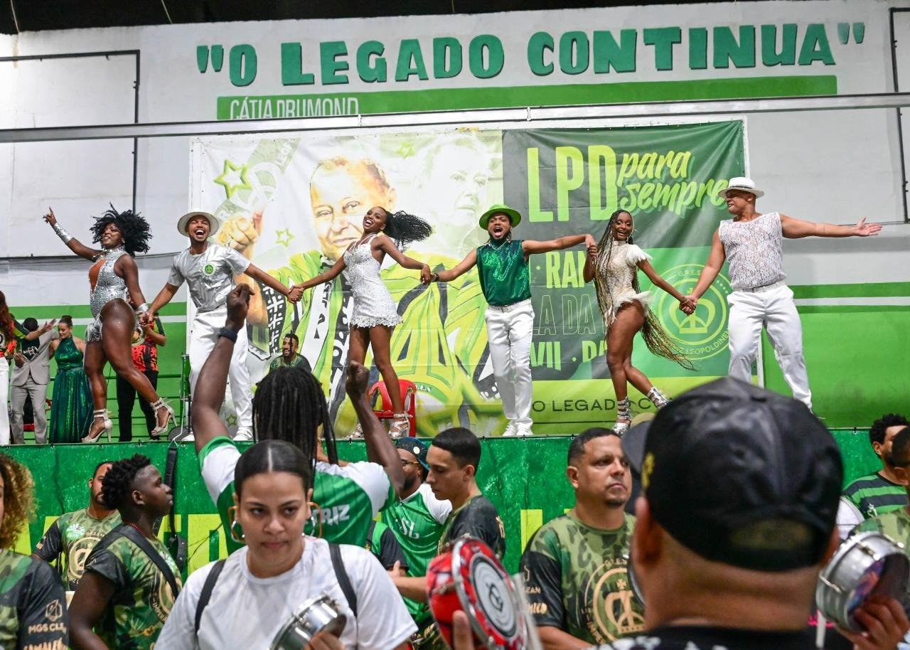 Imperatriz define finalistas do samba com feijoada e festa na quadra