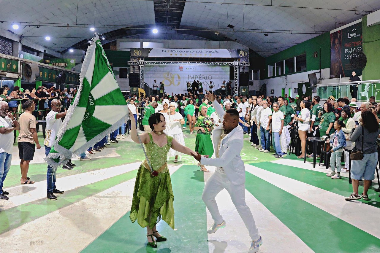 Império Serrano define os próximos semifinalistas da disputa de samba nesta terça