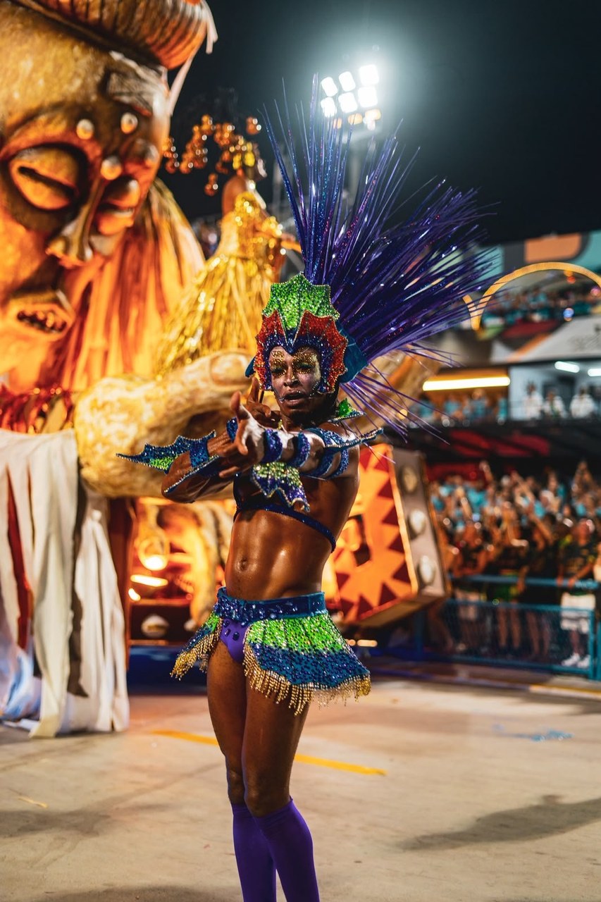Império Serrano renova com Maximyliano como muso para o Carnaval 2027
