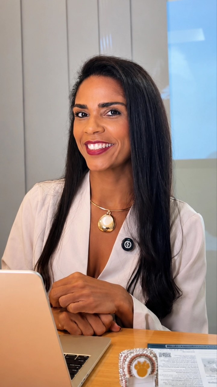 Musa e médica: Nathalia Brito usa a ciência para aguentar a maratona do samba