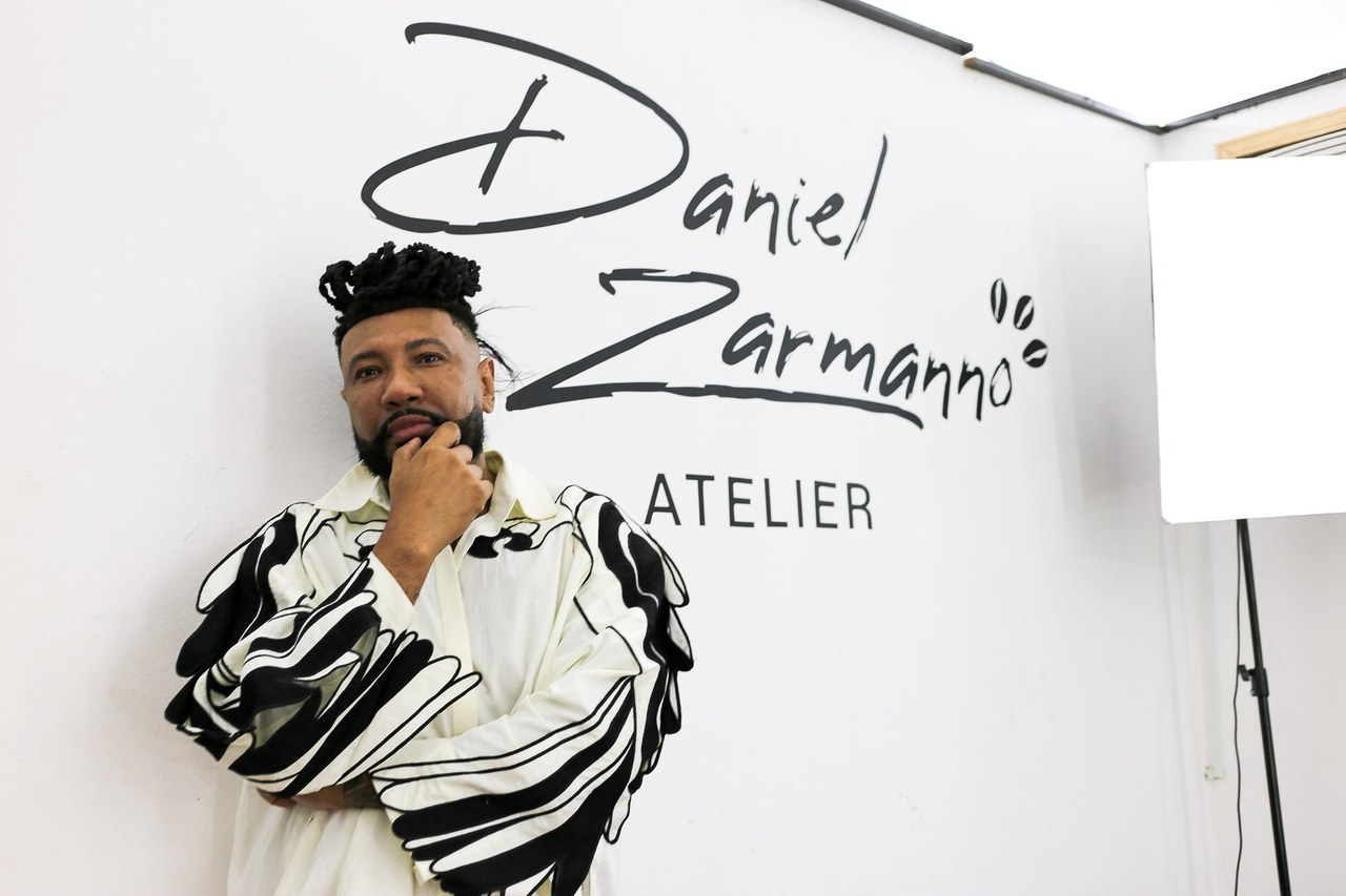 Nos bastidores com Daniel Zarmanno: como nascem os figurinos do Carnaval 2027
