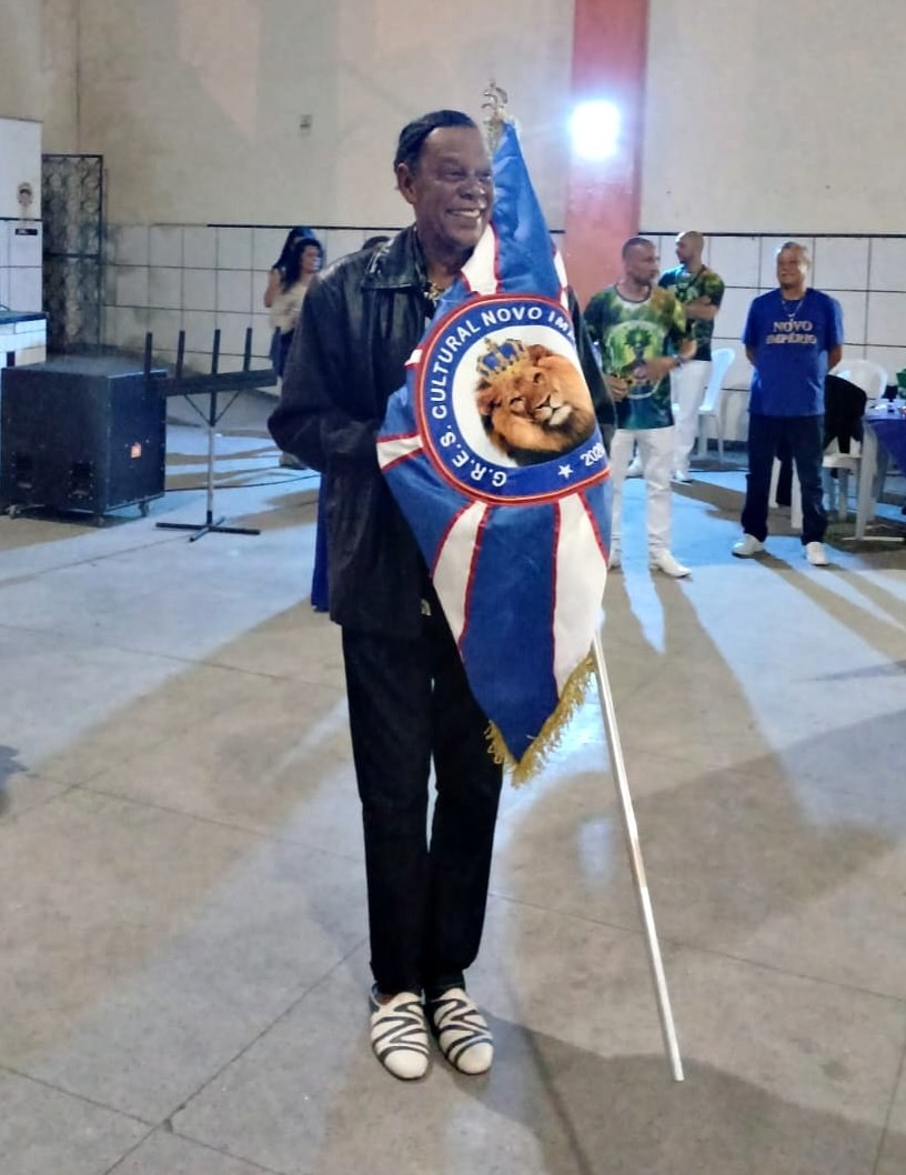 Novo Império faz festa em Osvaldo Cruz com coroação de rainha e novo samba