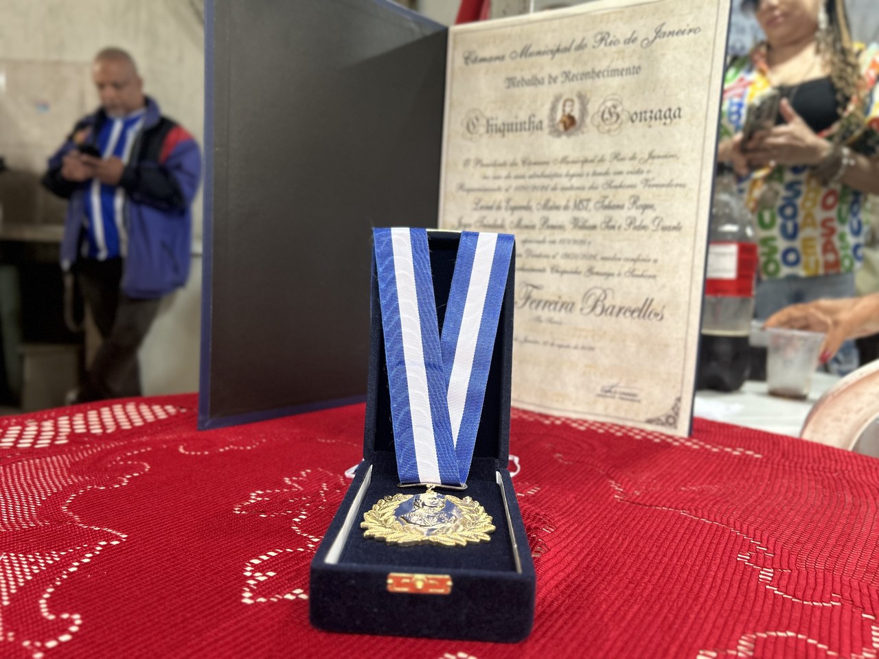 Patrimônio do samba: Tia Surica recebe a Medalha Chiquinha Gonzaga