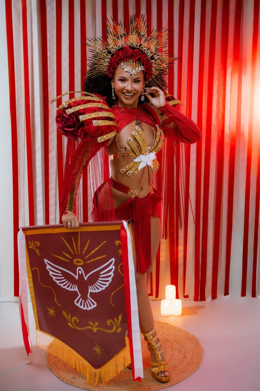 União de Maricá: Rayane Dumont brilha com look inspirado na Festa do Divino