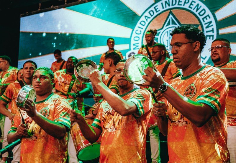 Álbum do Rio Carnaval 2027 chega com Anitta, Bethânia, Zeca e grandes nomes