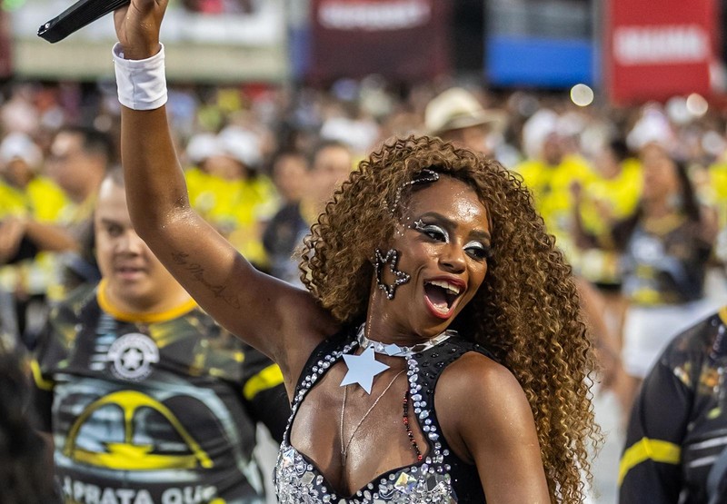 Cria da casa: Bete Simpatia é a nova Musa da Comunidade do Botafogo Samba Clube