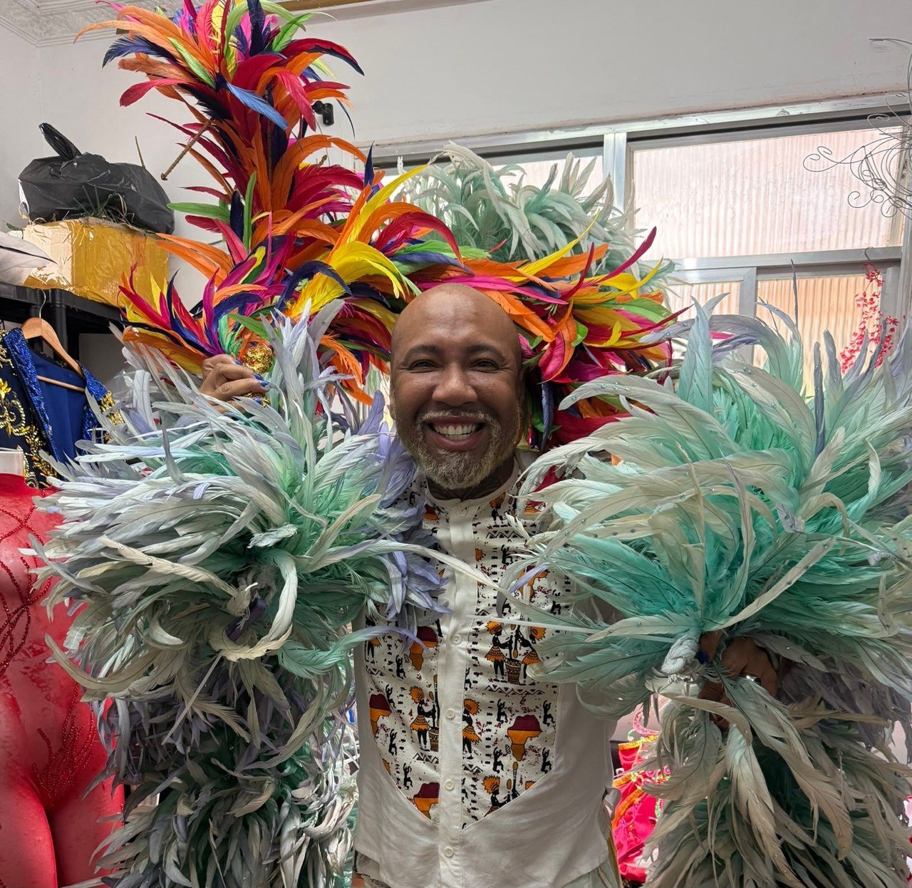Daniel Zarmanno bota criatividade em overdose no ateliê para o Carnaval 2027