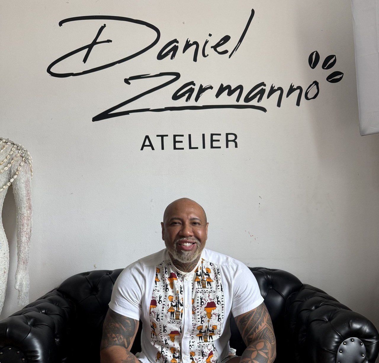 Daniel Zarmanno bota criatividade em overdose no ateliê para o Carnaval 2027
