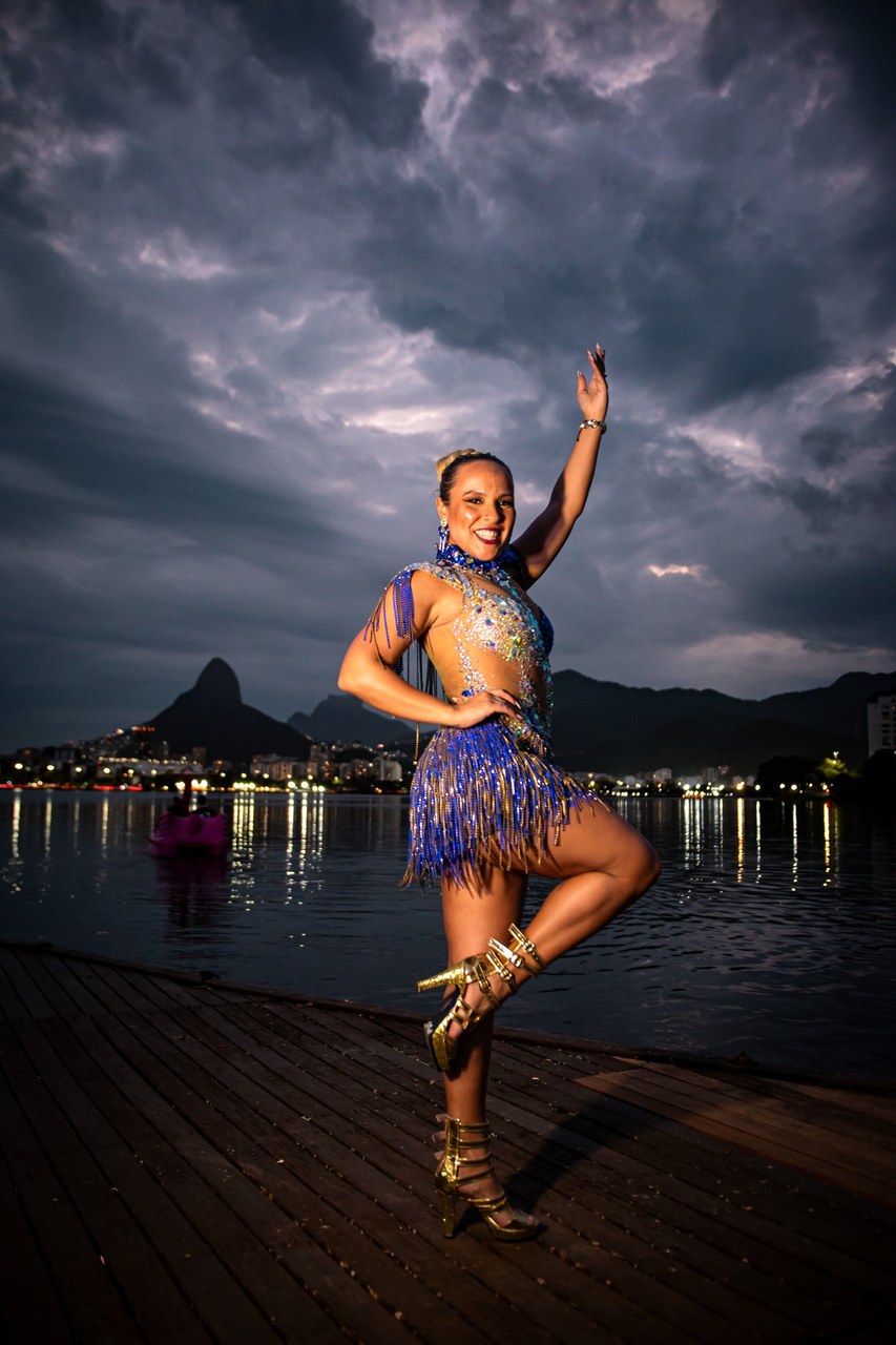 Débora Bana leva 80 passistas internacionais para a Unidos da Ponte em 2027