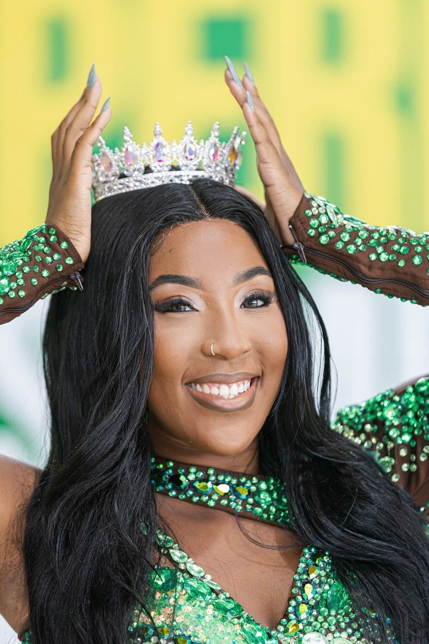 Império da Tijuca coroa Karol como rainha de bateria no dia 8 de novembro