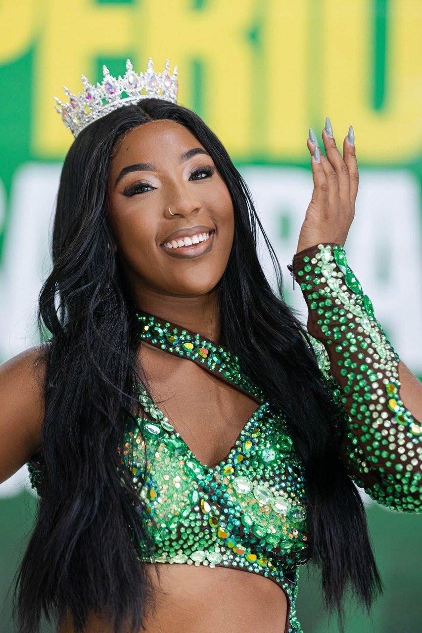 Império da Tijuca coroa Karol como rainha de bateria no dia 8 de novembro