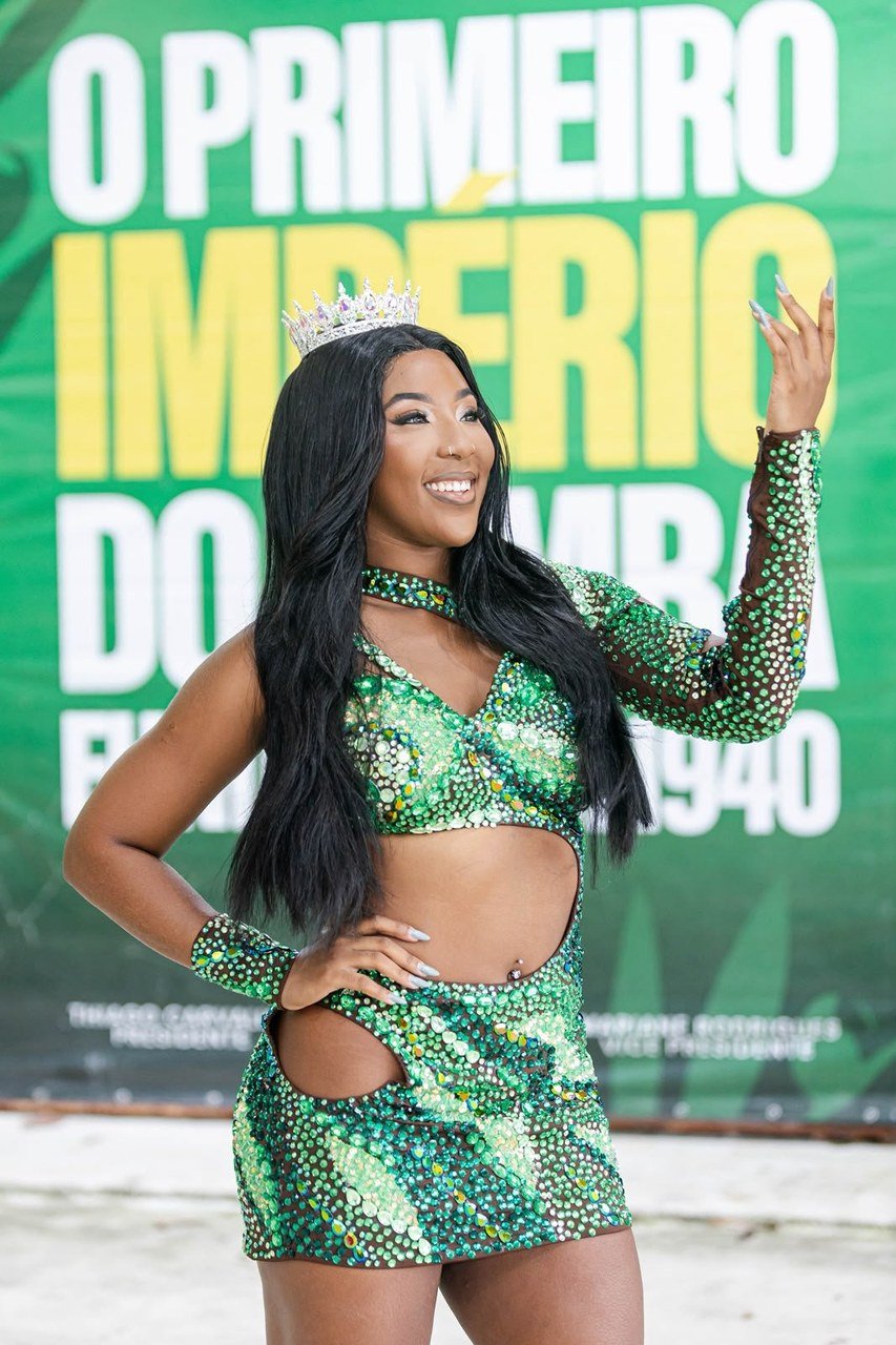 Império da Tijuca coroa Karol como rainha de bateria no dia 8 de novembro