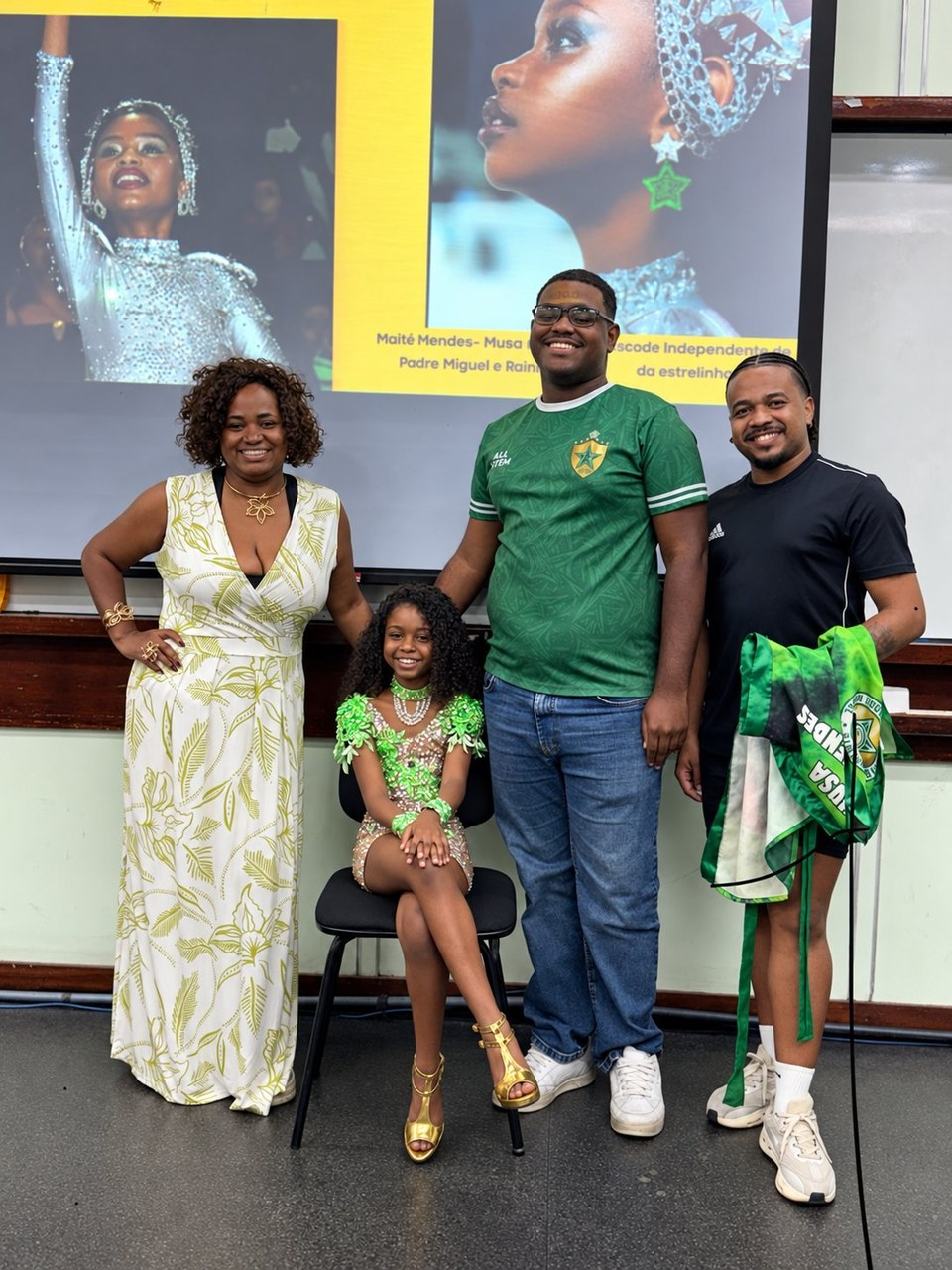 Maitê, musa mirim da Mocidade, leva o samba à universidade