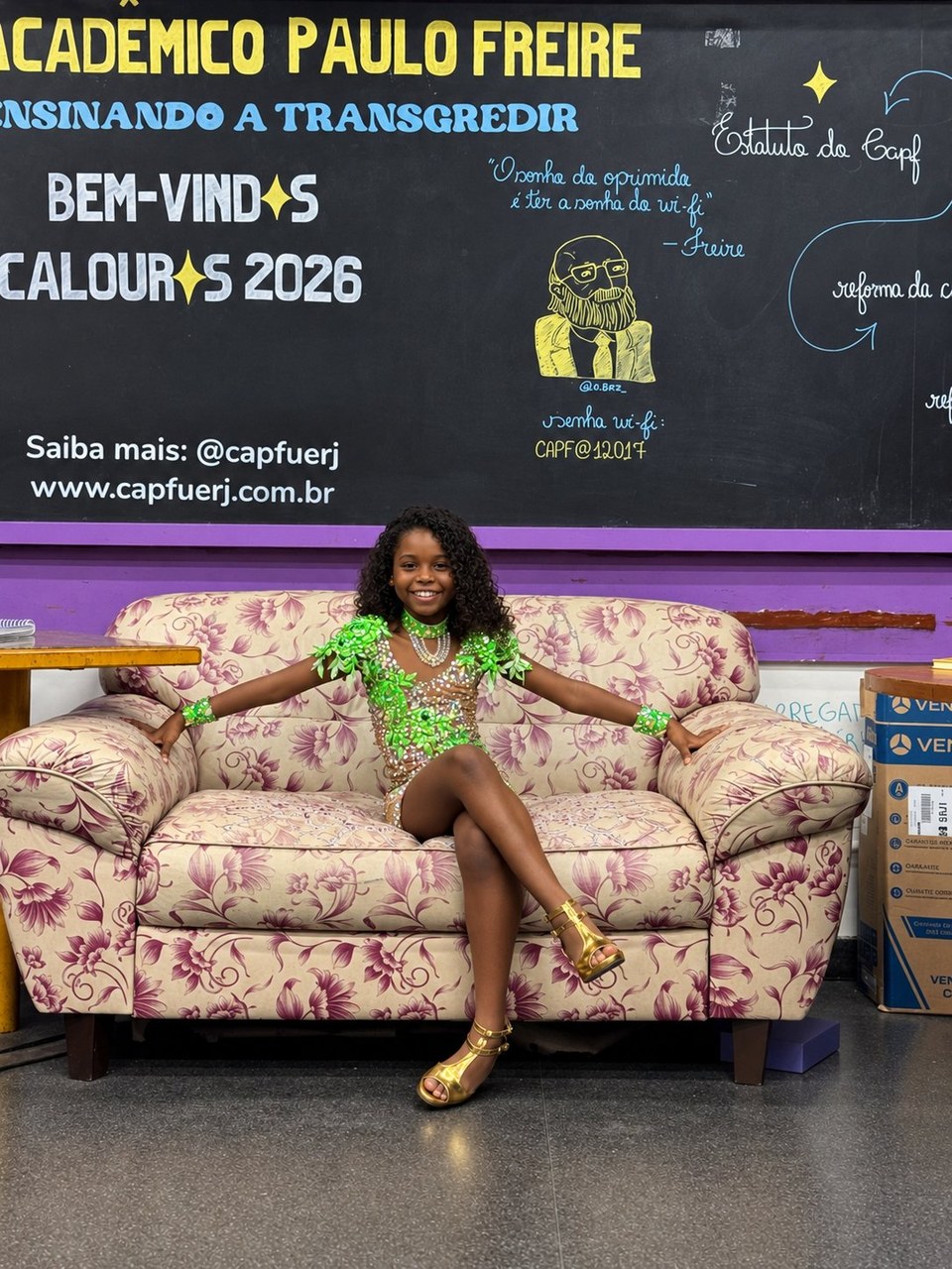 Maitê, musa mirim da Mocidade, leva o samba à universidade