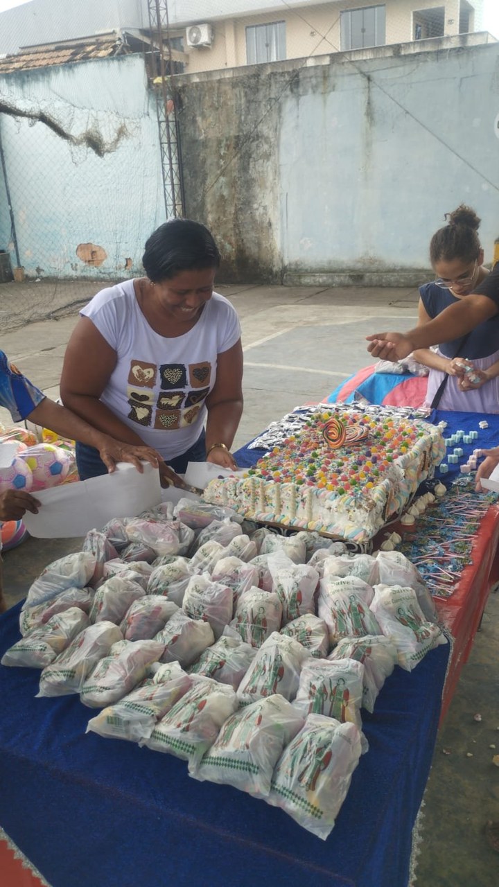 Novo Império movimenta Oswaldo Cruz com festa e presentes para as crianças