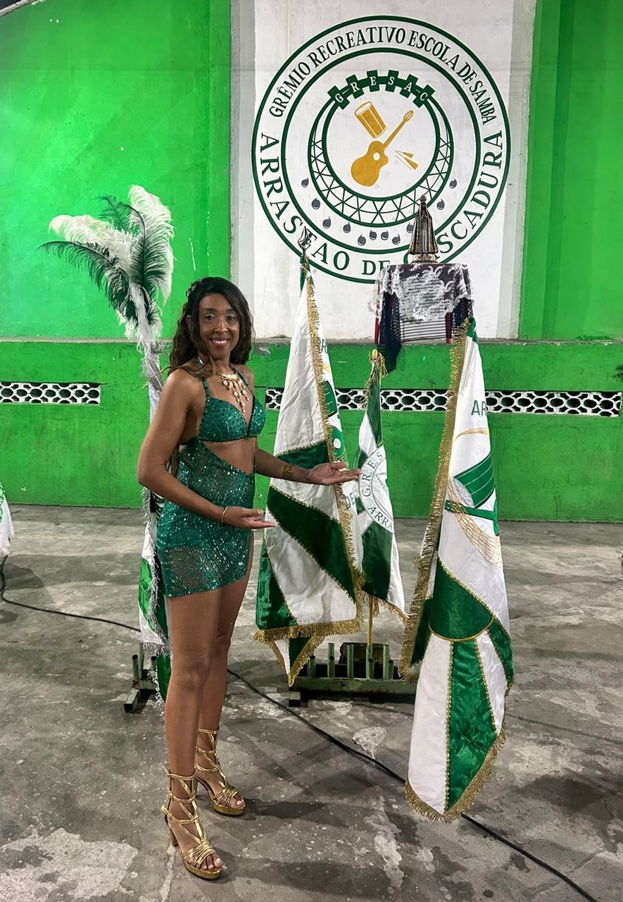 Rainha e Yalorixá, Selma Monteiro abençoa o Arrastão de Cascadura rumo a 2027