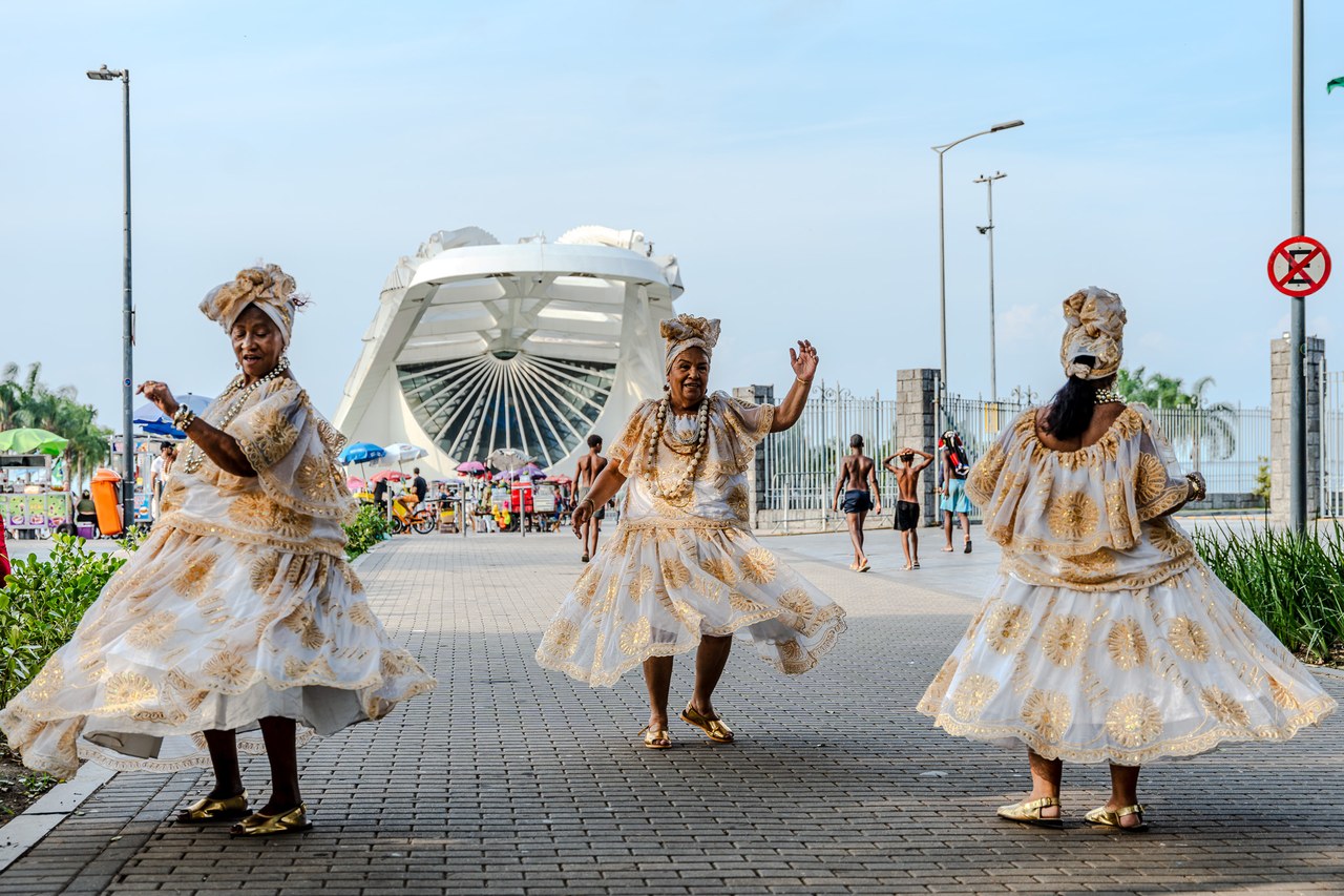 Sambas de 2027 já têm data: álbum chega dia 29 após ação na Praça Mauá