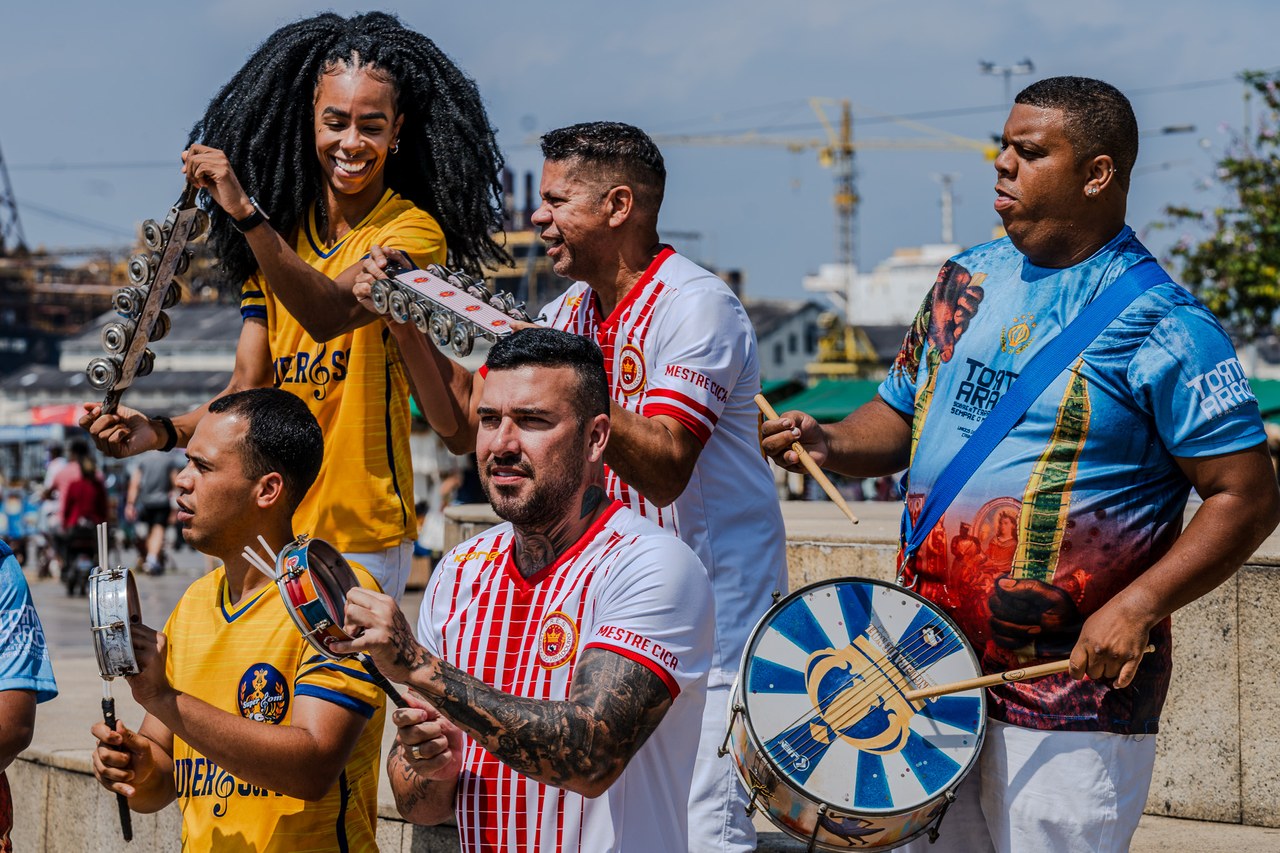 Sambas de 2027 já têm data: álbum chega dia 29 após ação na Praça Mauá