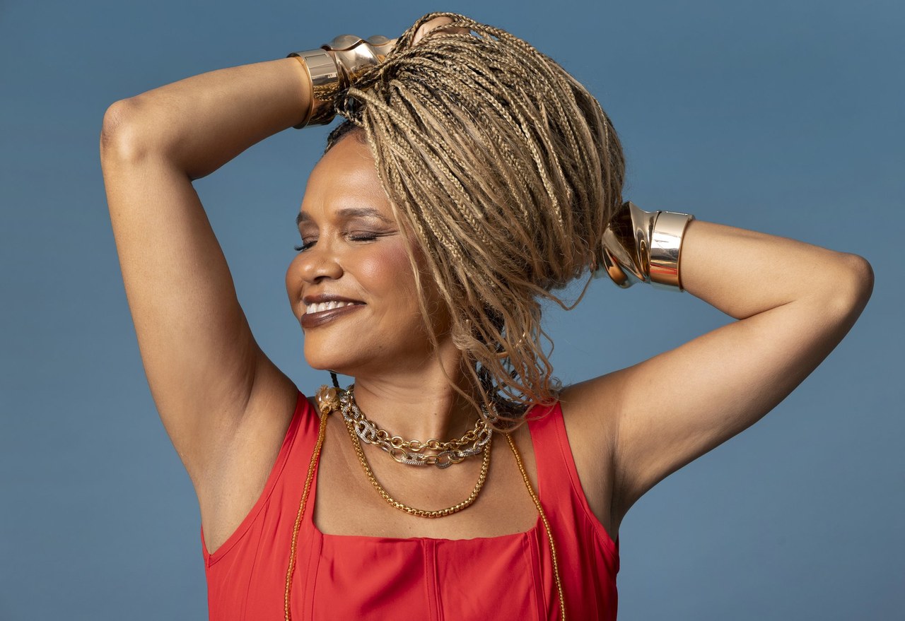 Teresa Cristina e Toninho Geraes comandam sábado de samba no Centro