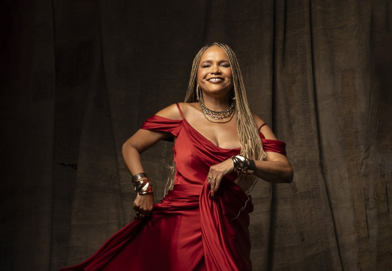 Teresa Cristina e Toninho Geraes comandam sábado de samba no Centro