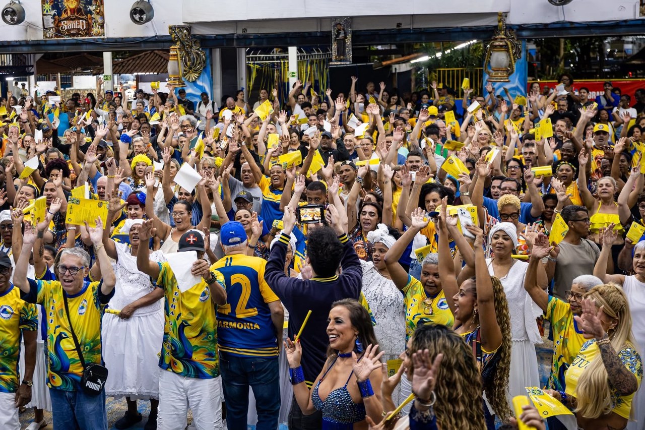 Unidos da Tijuca fecha ensaios de canto na quadra antes de invadir a rua