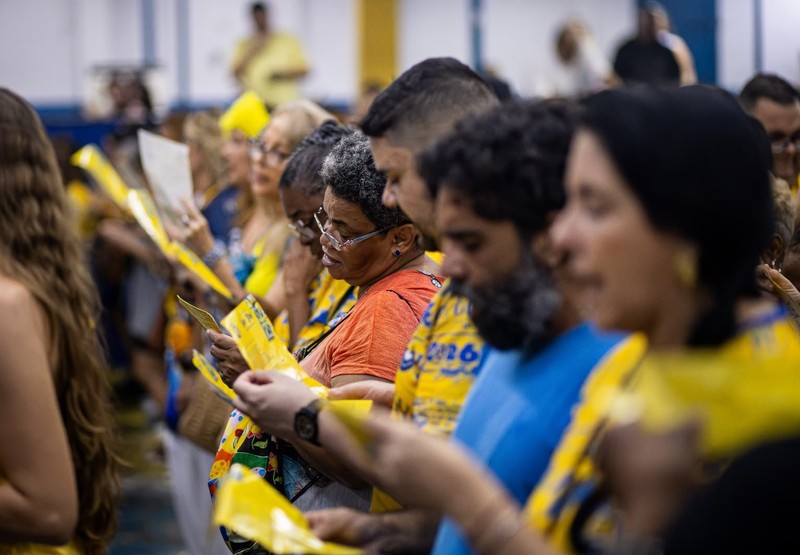 Unidos da Tijuca fecha ensaios de canto na quadra antes de invadir a rua
