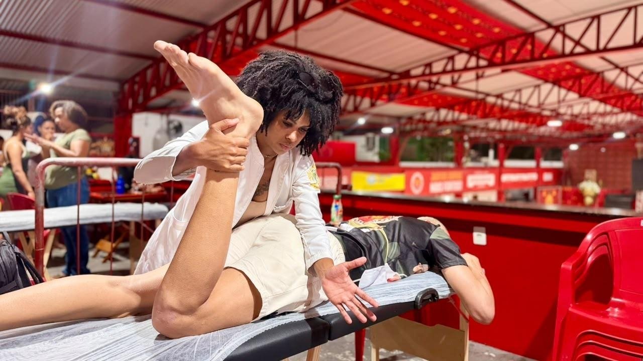 Viradouro cuida da saúde da bateria com projeto gratuito de fisioterapia